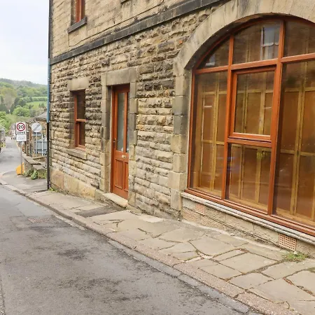 1 Chews Харрогейт